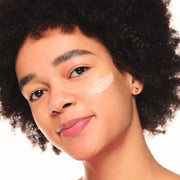 Essence Silky Blur Poreless Primer (30ml) - Model Shot 2